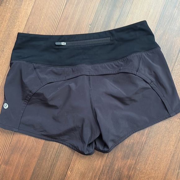 Lululemon mid-rise Run Times shorts - Picture 6 of 7